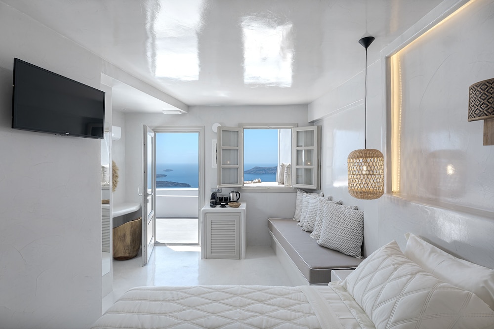 Scenic View Suite with plunge pool