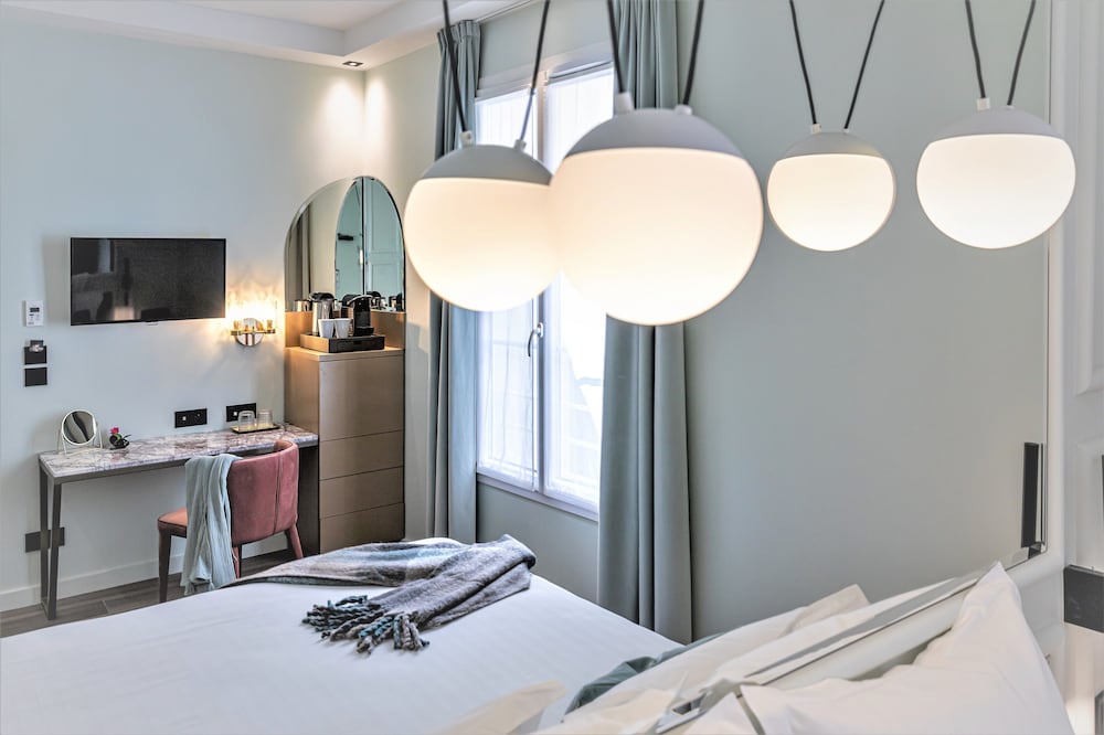 Superior Room, 1 Queen Bed photo 3