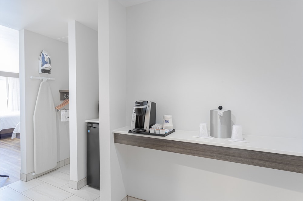 Standard Room, 2 Queen Beds, Accessible (Communications) - Photo 3
