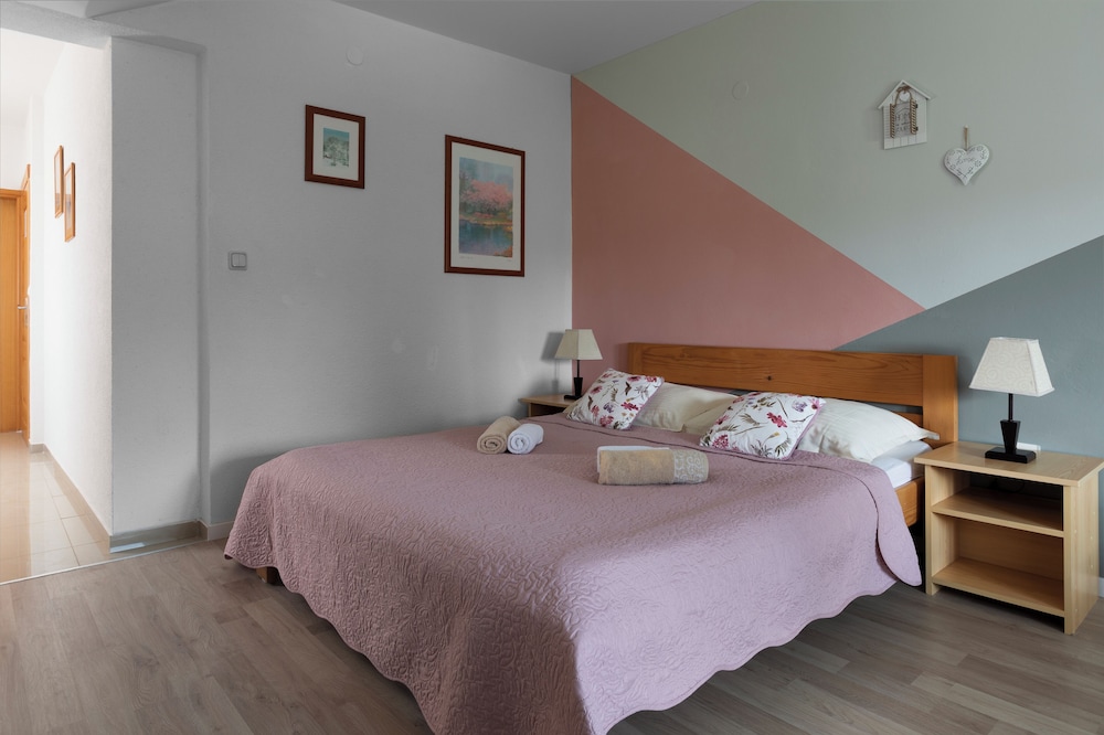 Economy Quadruple Room (Villa Domagoj) photo 3