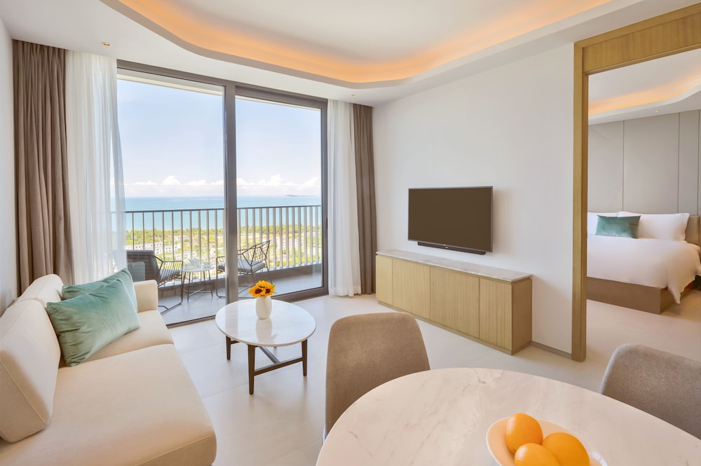 Superior Room, 1 Bedroom, Ocean View - Photo 1