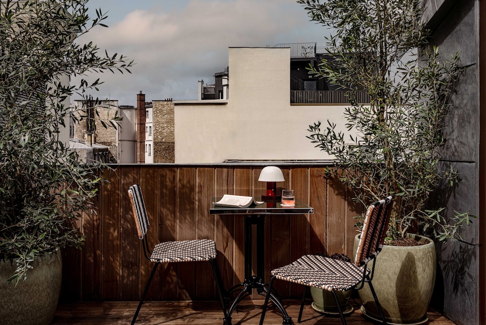 Suite, Terrace thumbnail 5
