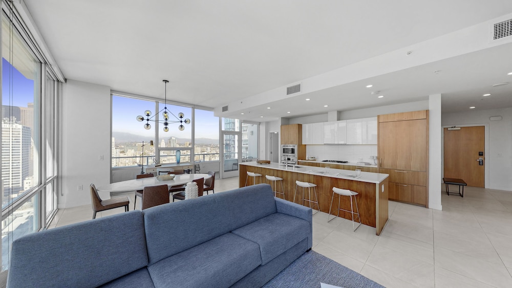 Suite, Multiple Beds (Sky Suite Executive Three Bedroom)