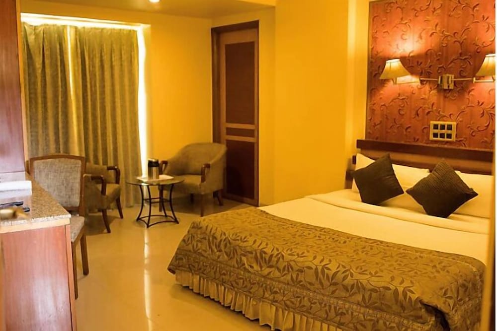 Deluxe Room, City View