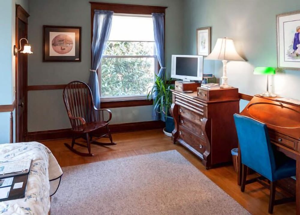 Room (Blue Ridge Room) photo 3