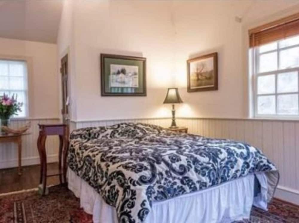 Standard Double Room, Ensuite, Courtyard View (The Brandywine Suite) photo 3