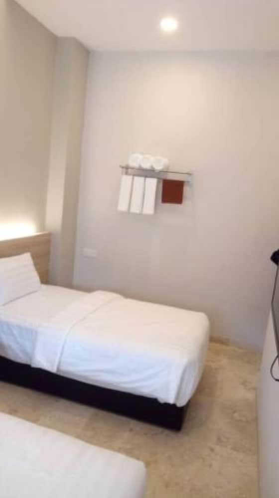 Deluxe Twin Room photo 2