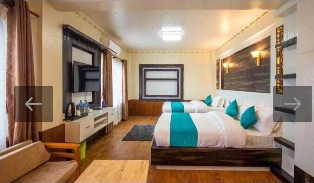 Family Studio Suite, Balcony, Mountain View photo 1