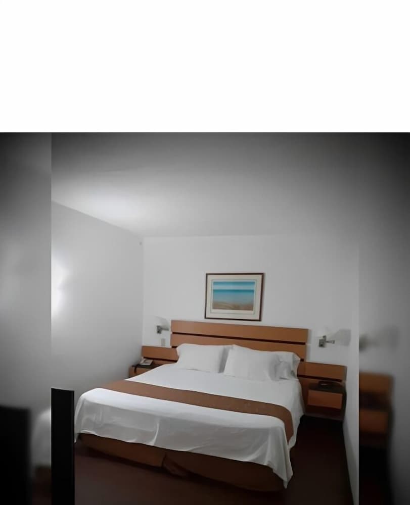Comfort Room, City View