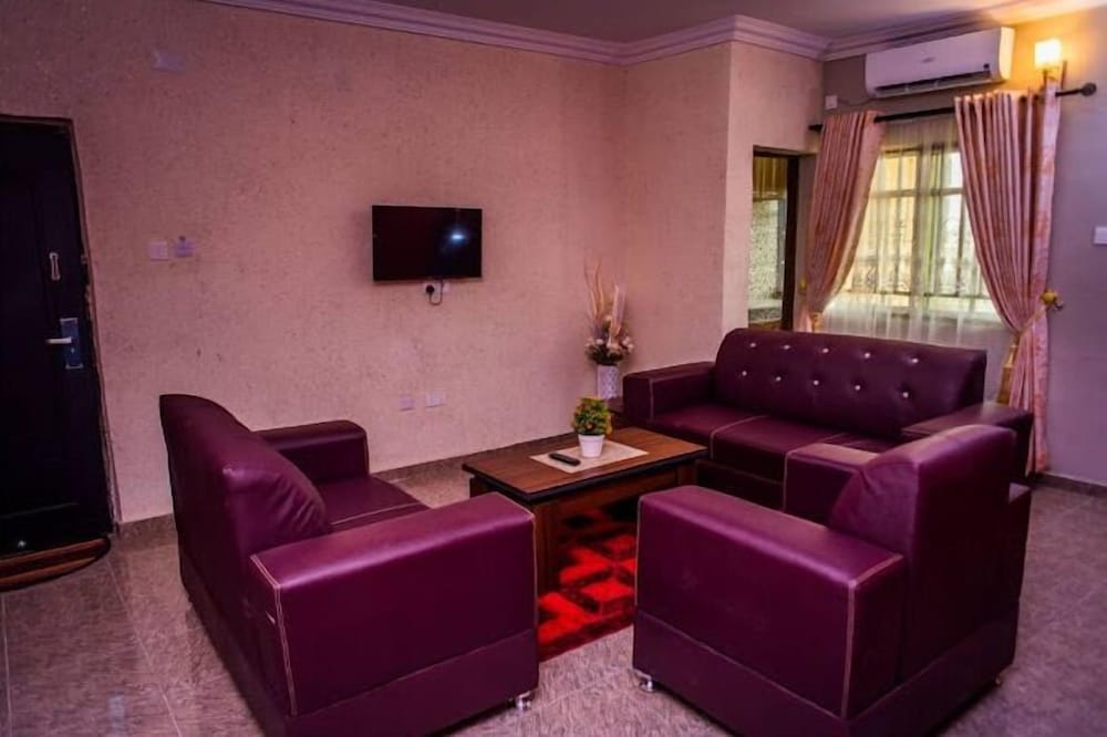 Economy Room, Balcony, City View photo 2