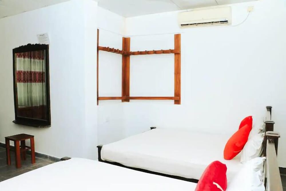 Comfort Room, Balcony, Lake View photo 3