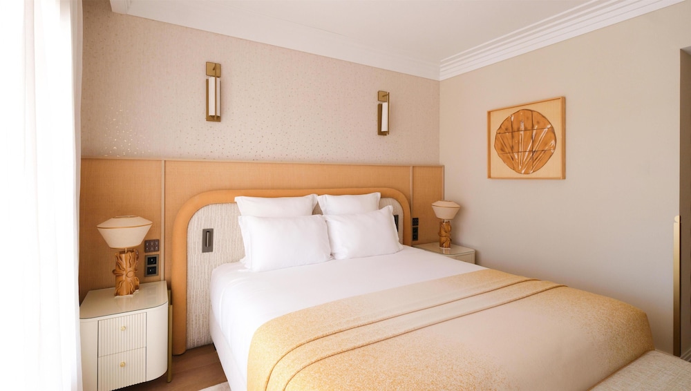 Deluxe Room - Photo 7