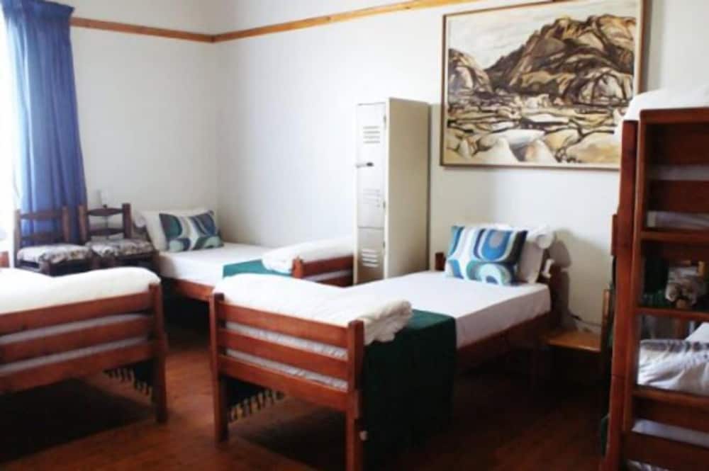 Room (2)