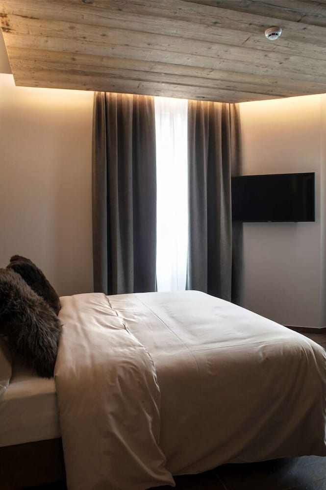 Superior Double or Twin Room, Balcony, Mountain View