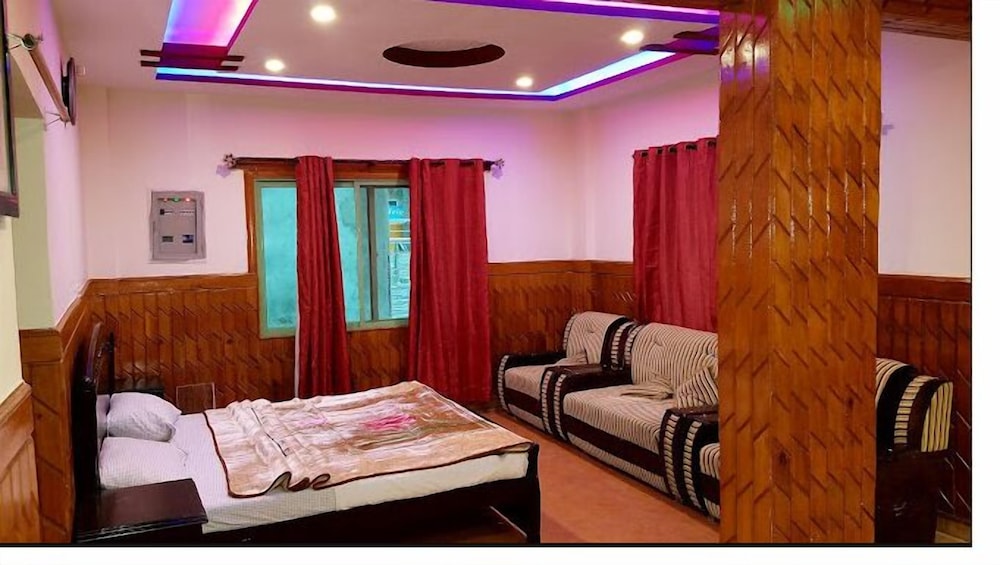 Deluxe Double Room photo 2