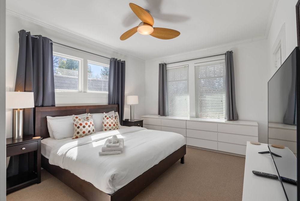 Standish House Apartment Duplex Home, 3 Bedrooms (71 Standish Ave NW, Atlanta GA 30309)