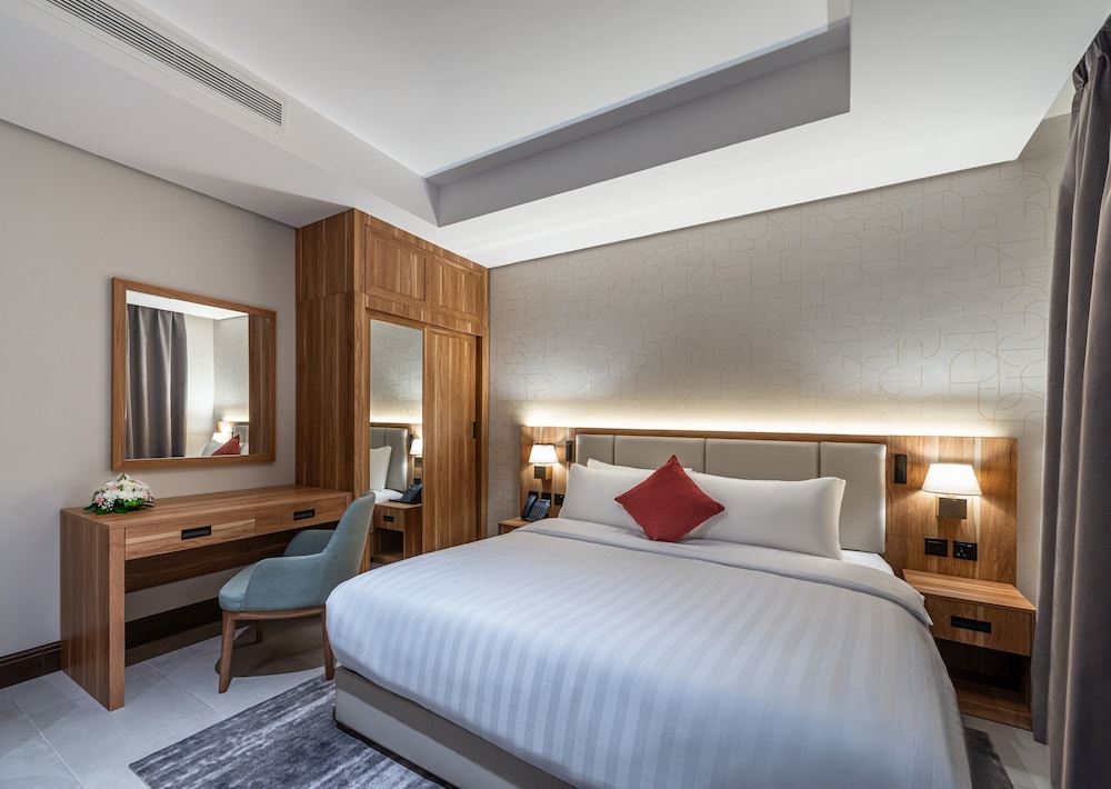 Superior Suite, City View