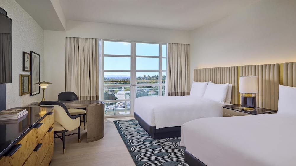 Premier Room, 2 Queen Beds, Accessible (Mobility, Roll-In Shower)