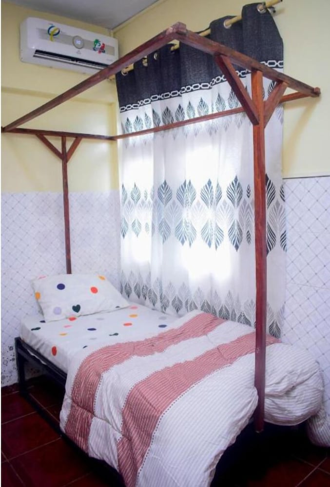 Classic Triple Room, City View photo 1