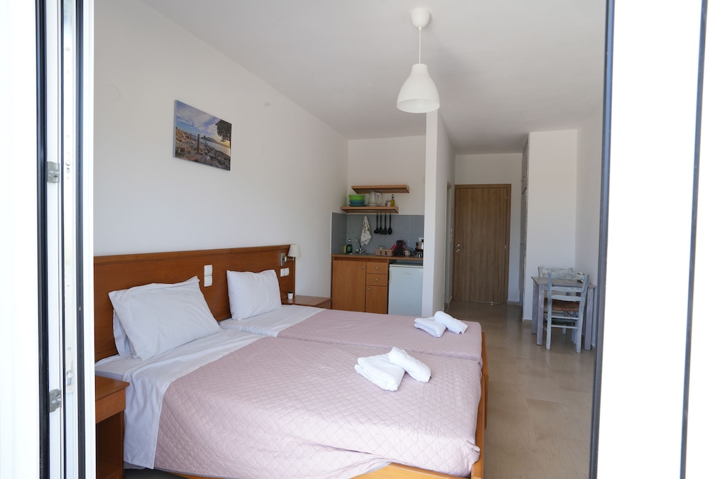 Basic Double or Twin Room photo 3