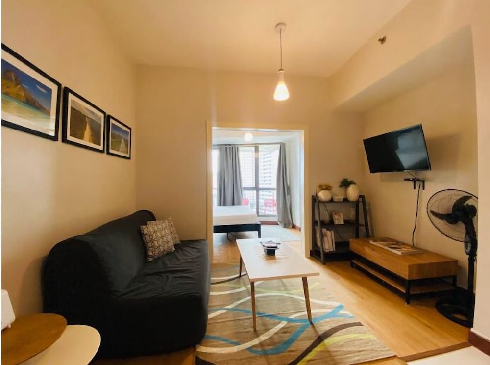 Superior 1BR Apartment - Photo 11