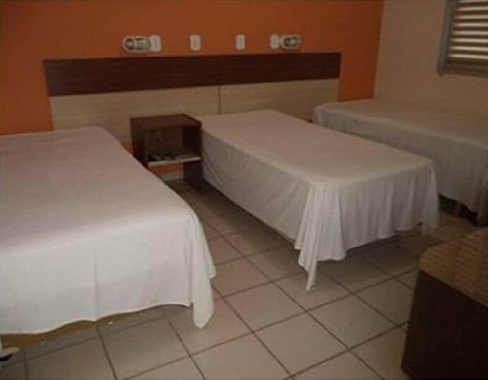 Standard Triple Room, 3 Twin Beds photo 1