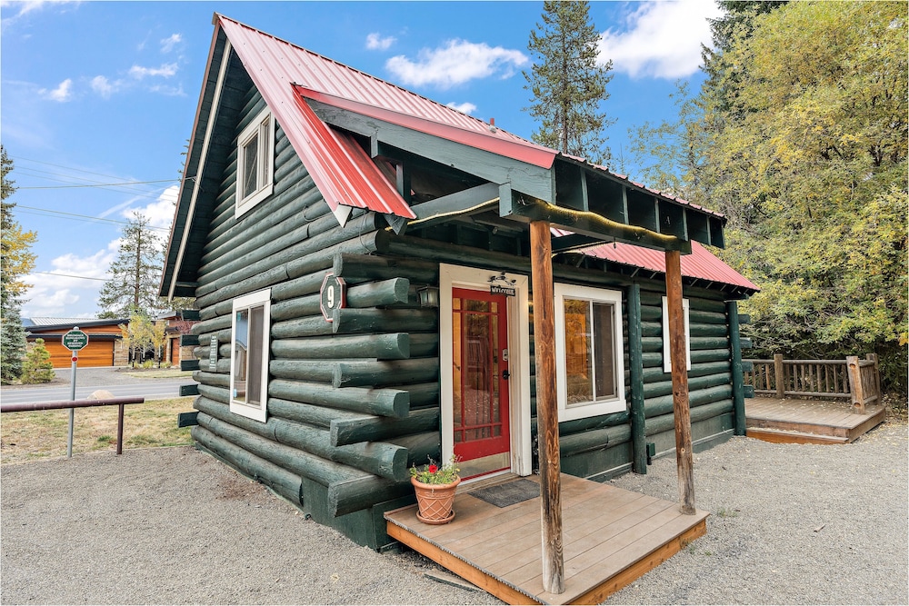 Ponderosa Pine Bungalow