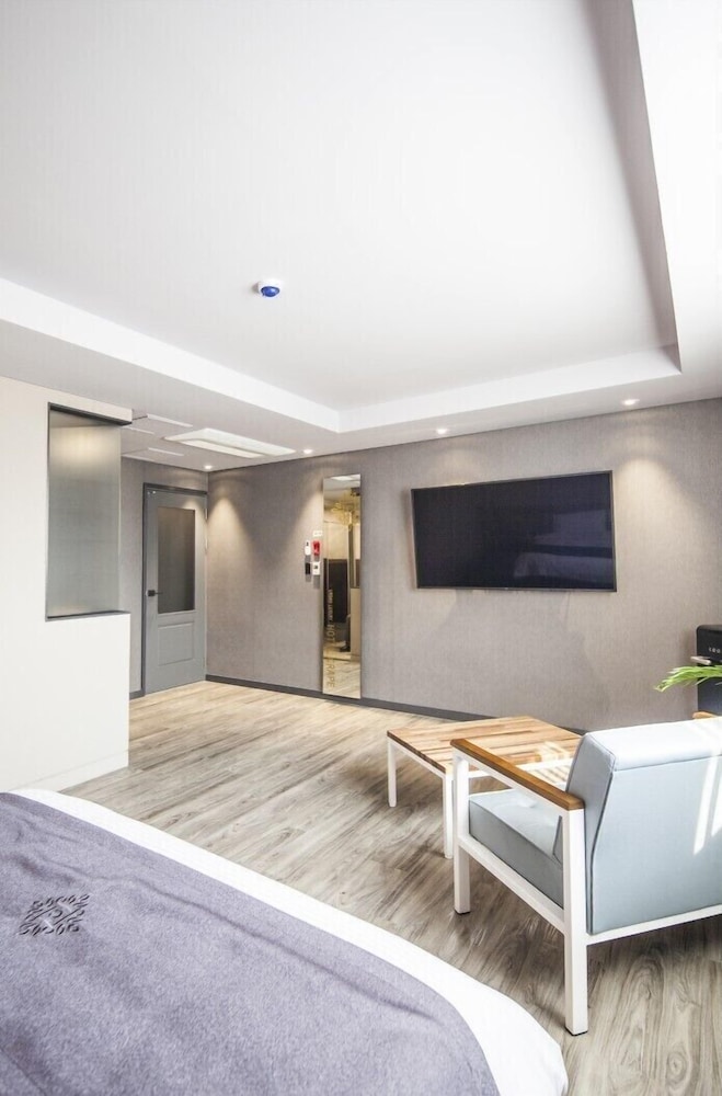 Standard Room photo 3