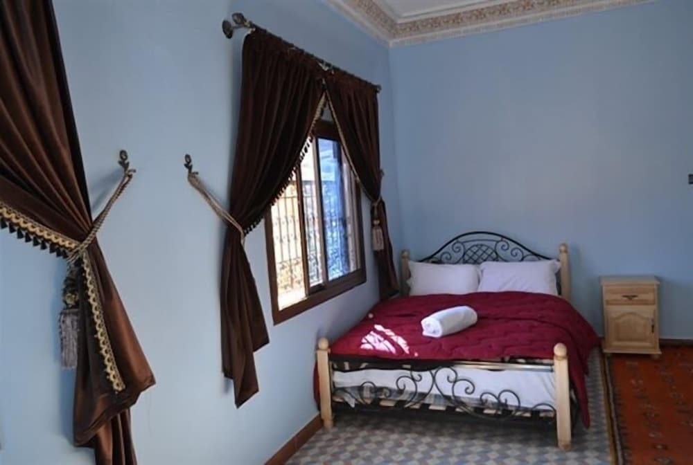 Standard Double or Twin Room - Photo 8