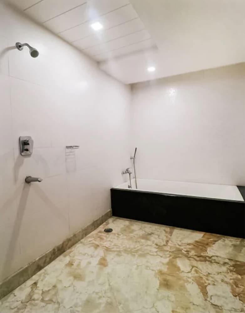 Elite Studio Suite photo 2