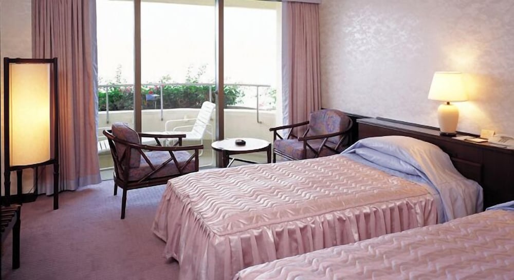 Twin Room, Tower