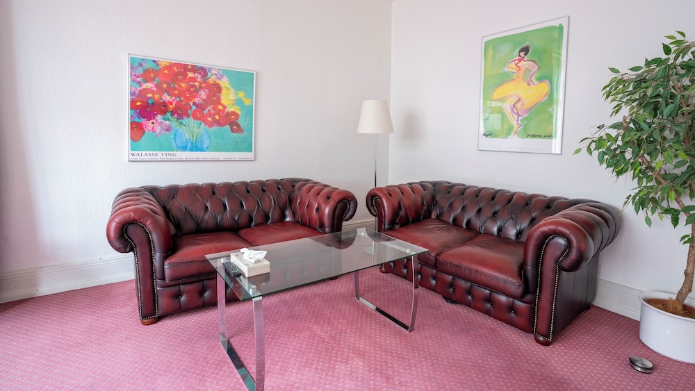Basic Apartment photo 3