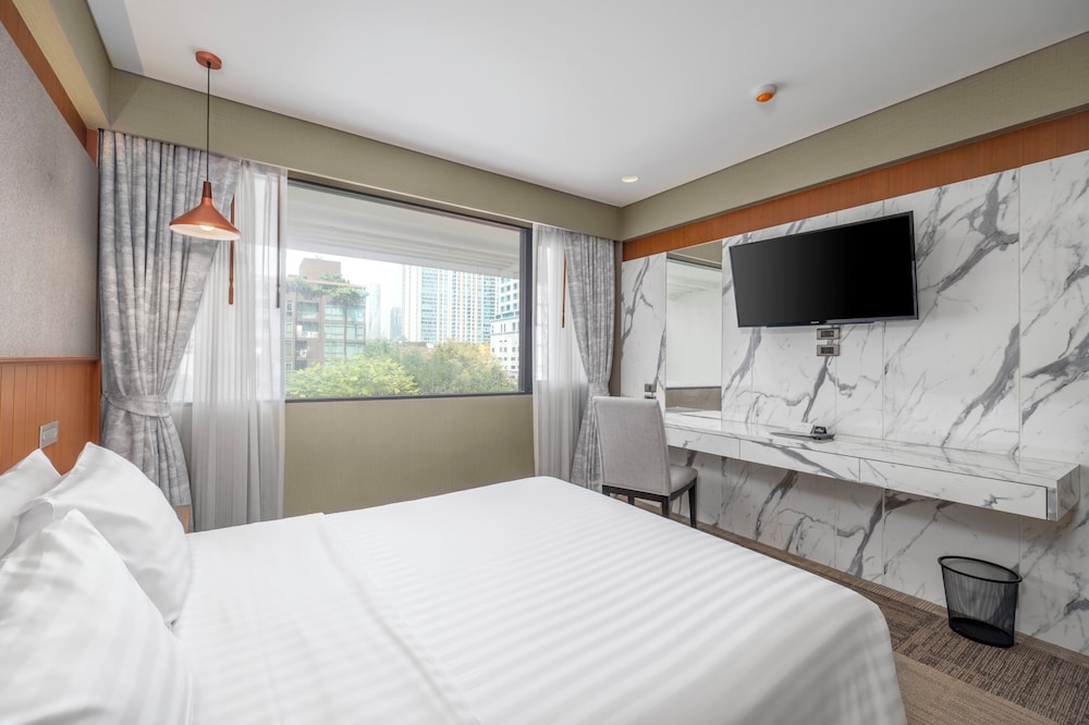 Deluxe Double Room, City View photo 3