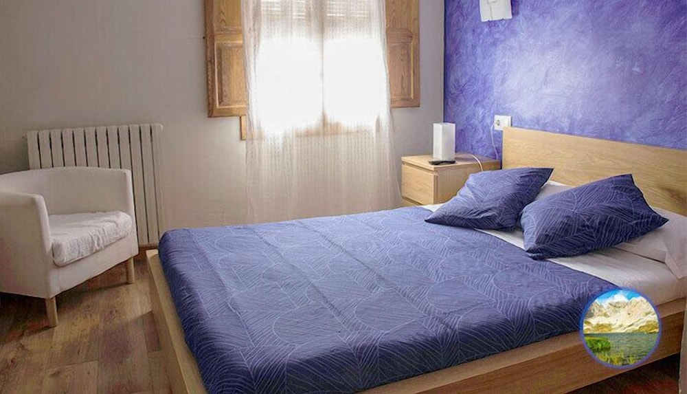 Double Room (Ibón)