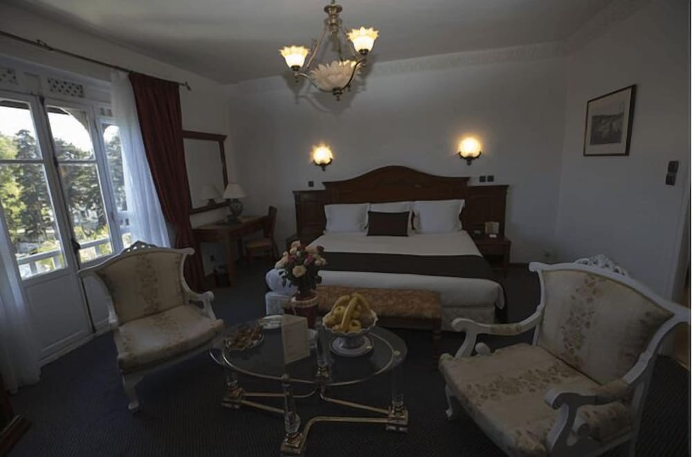 Classic Double or Twin Room - Photo 9