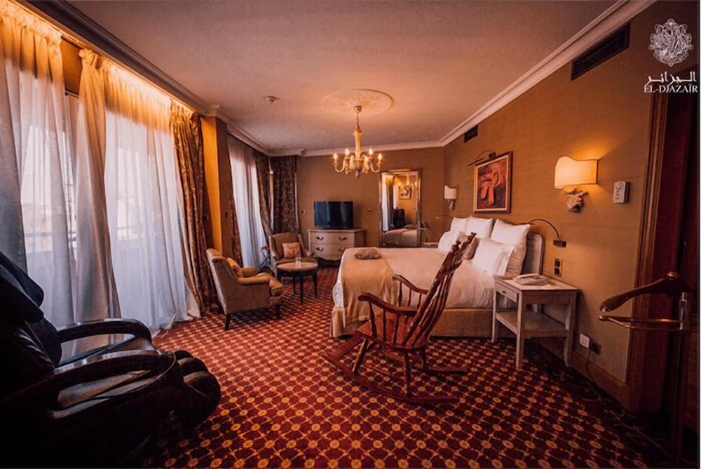 Senior Suite - Photo 3