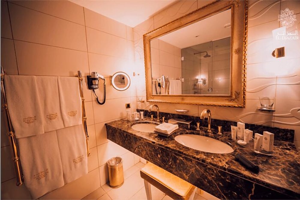 Classic Double or Twin Room - Photo 13