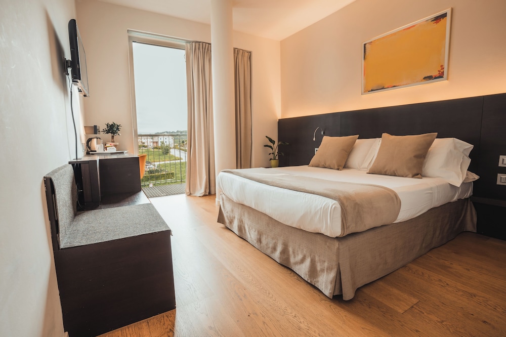 Double Room - Photo 8
