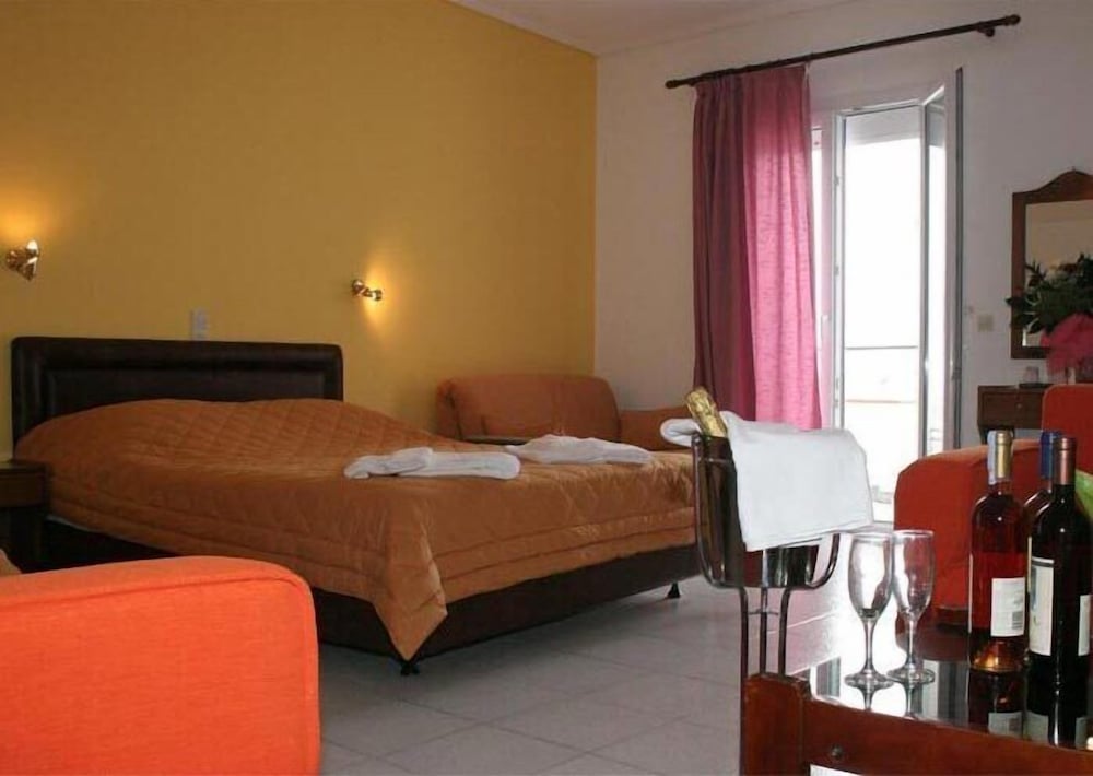 Double Room (1 Adult & 1 Child)