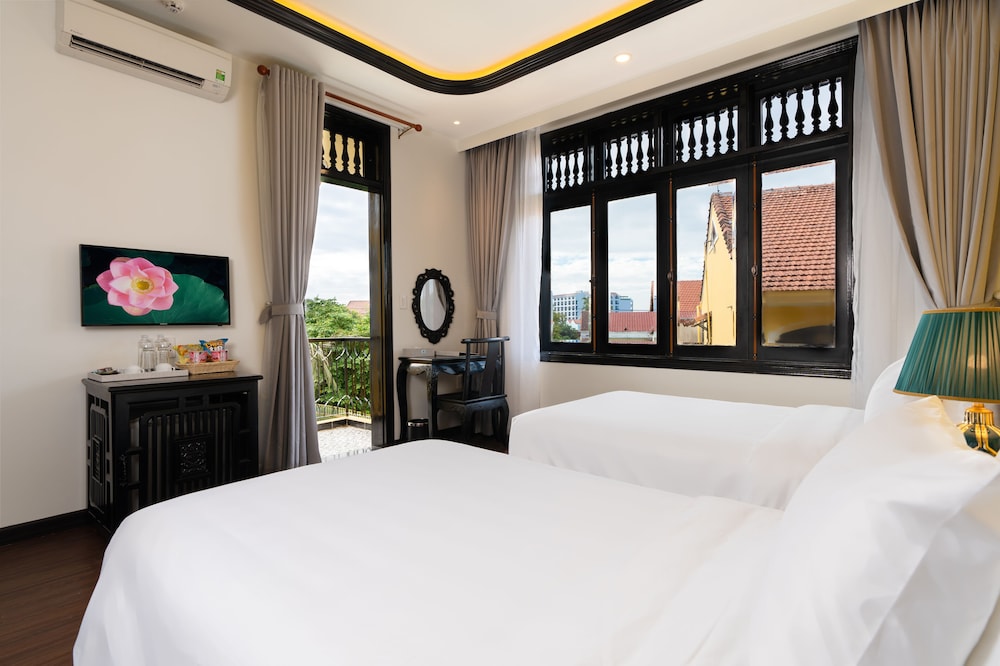 Deluxe Twin Room, 2 Twin Beds, Garden View - Photo 8