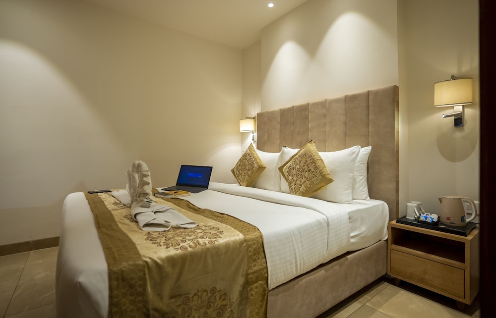Deluxe Room - Photo 5