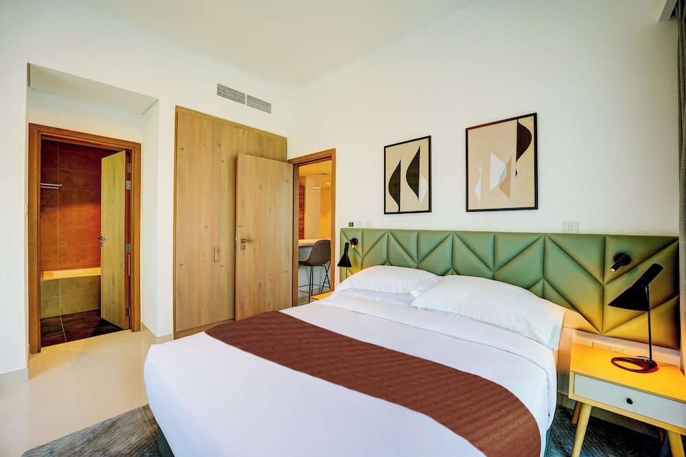 Apartment, 1 King Bed, City View