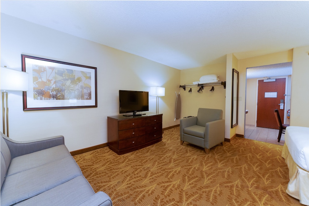 Suite, 2 Queen Beds, Kitchen