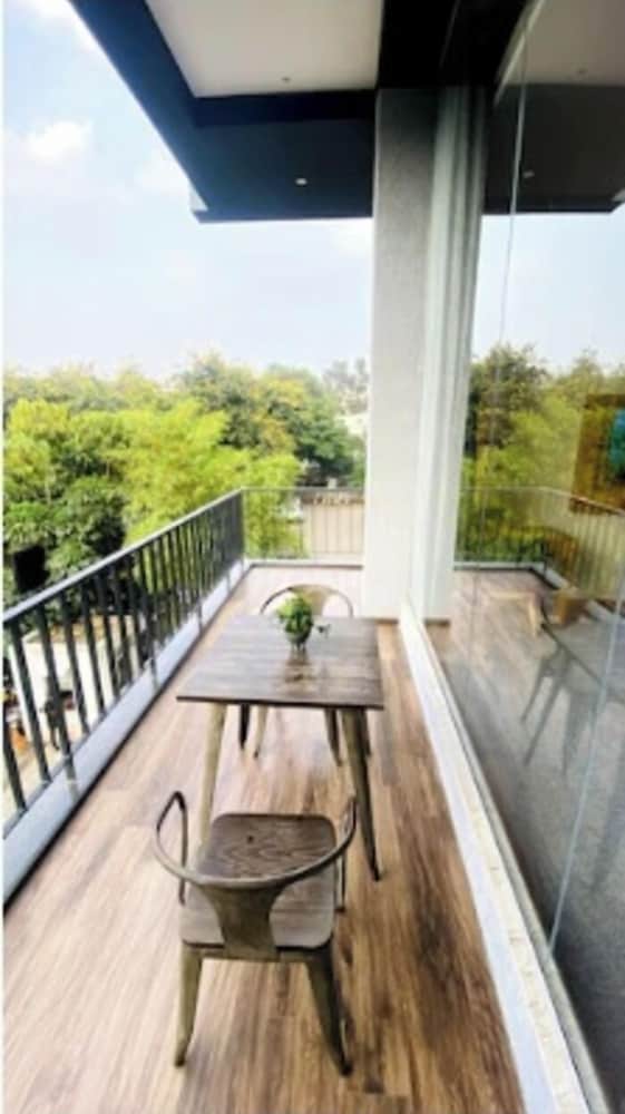 Executive Studio Suite
