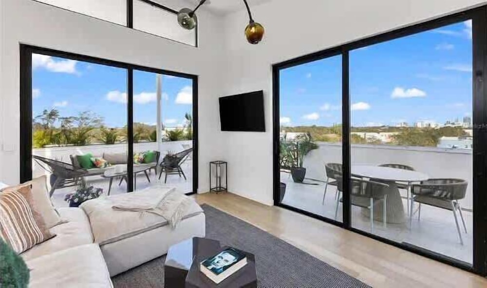 Lux Penthouse 4-story Stunner Rooftop Views, Billede 19