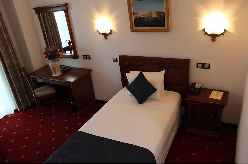 Single Room - Photo 2
