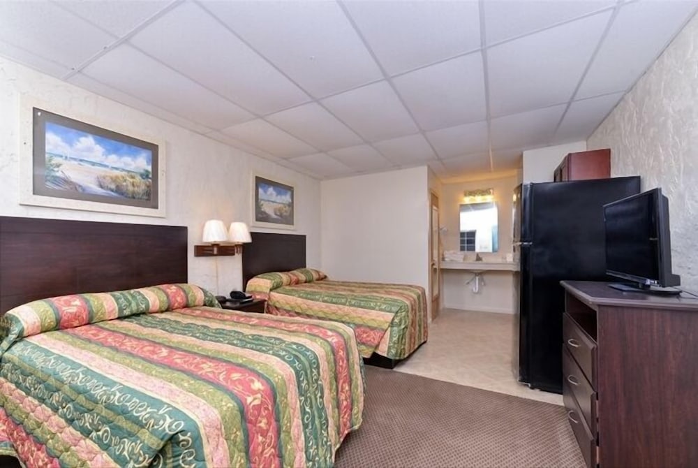 Standard Room, 2 Double Beds, Smoking, Ground Floor photo 2