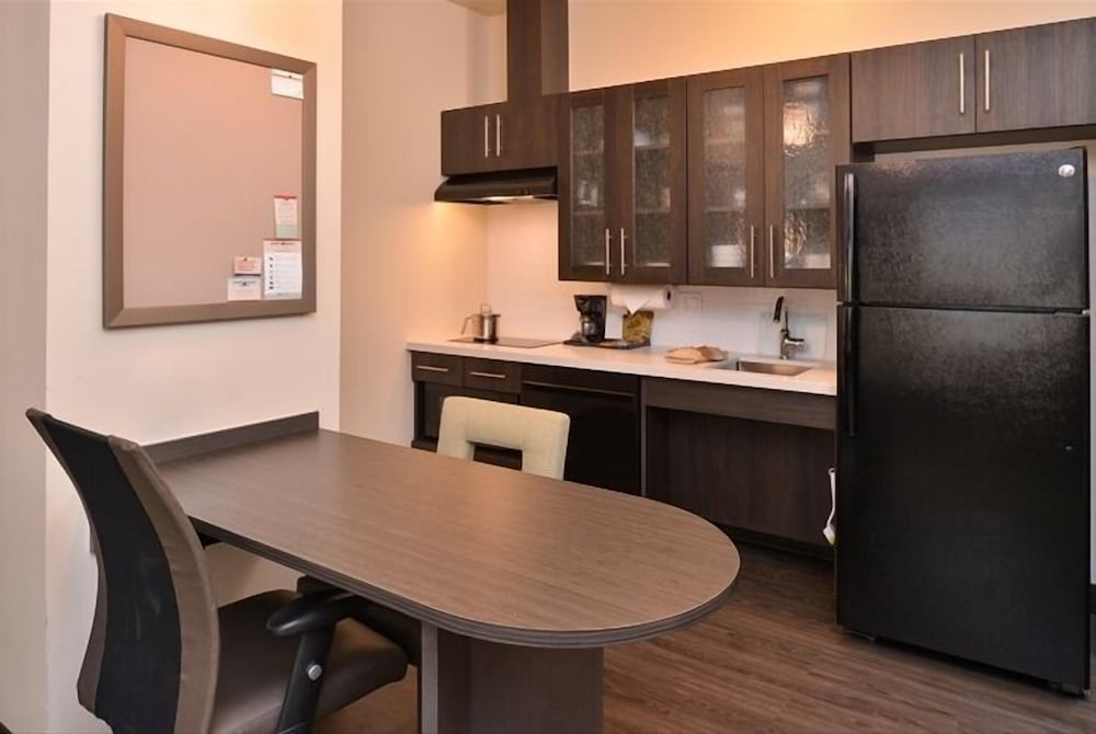 Suite, 1 King Bed, Accessible Bathtub (Comm, Mobility) - Photo 11