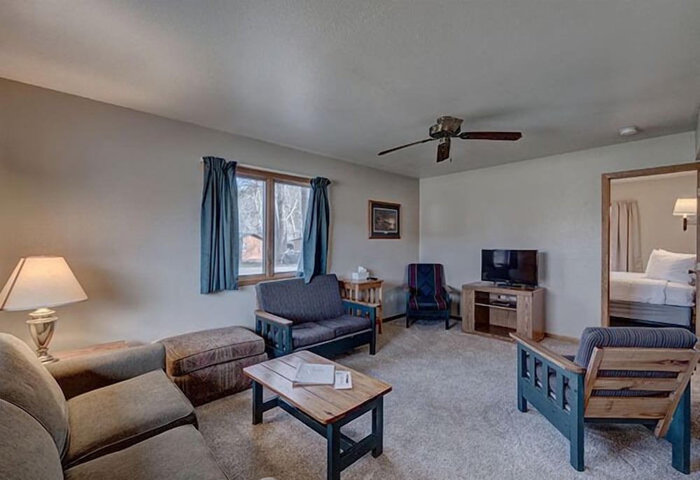 2 Bedroom Large Cabin photo 2