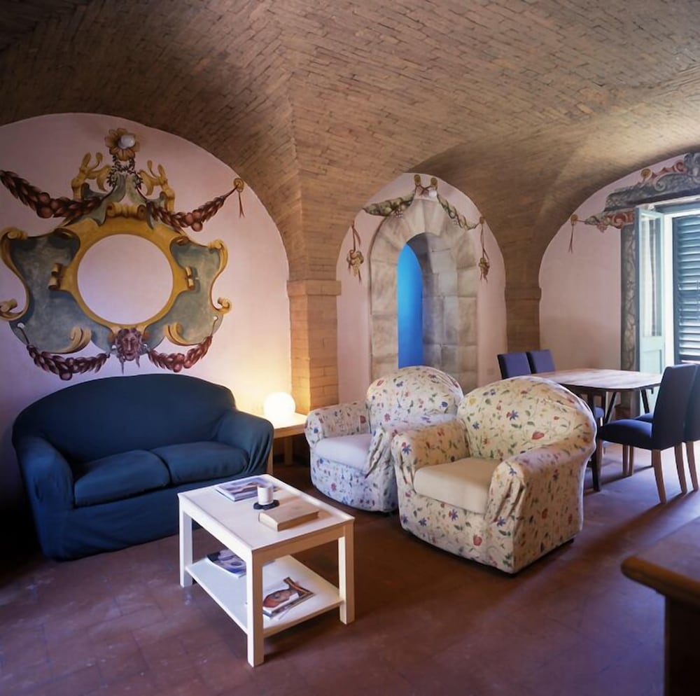 Grand Apartment, 2 Double Beds, Garden View photo 1